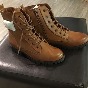 Boots Ankle 6, Brown Cognac NWB